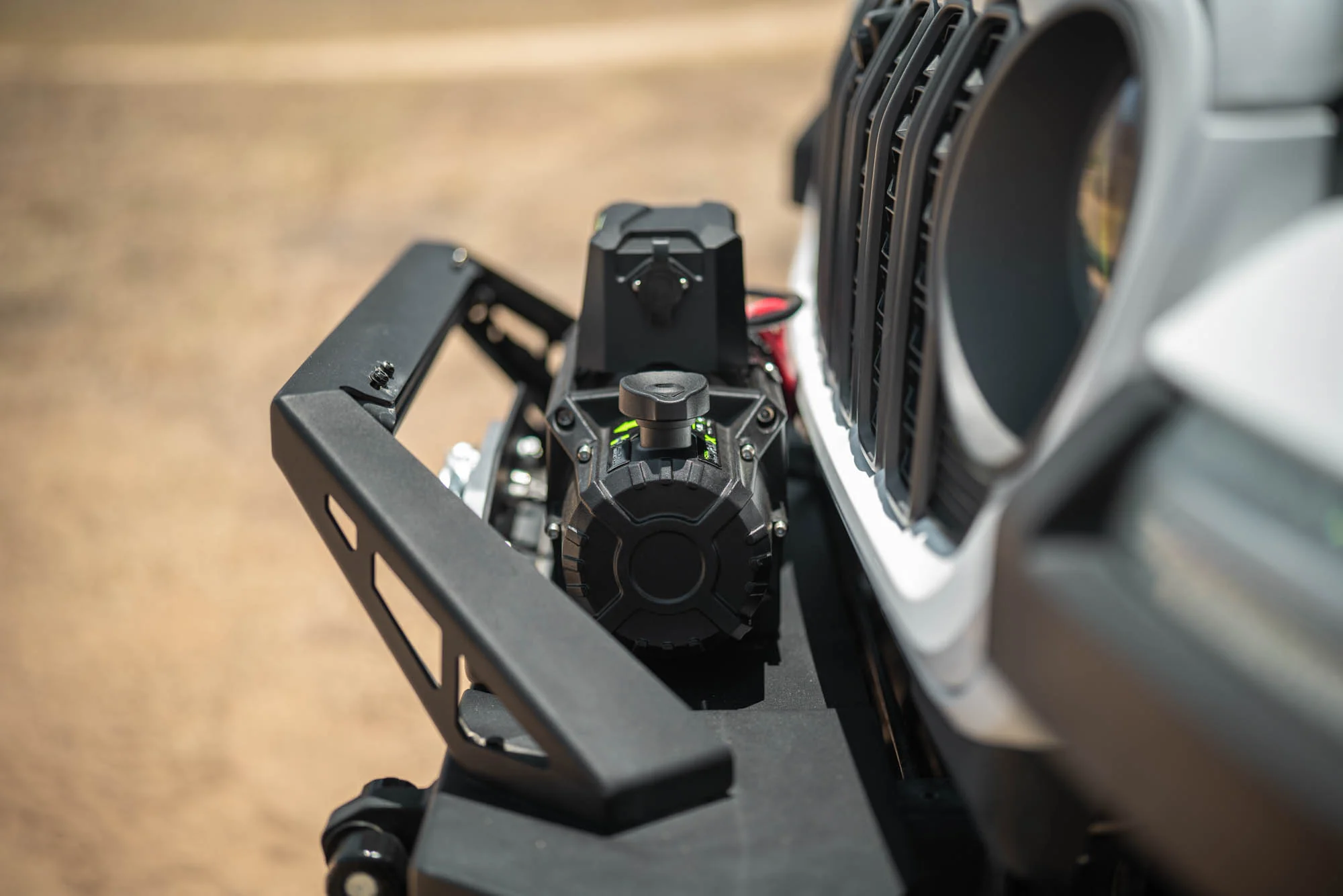 DV8 Xtract 12k Synthetic Rope Winch - Image 5