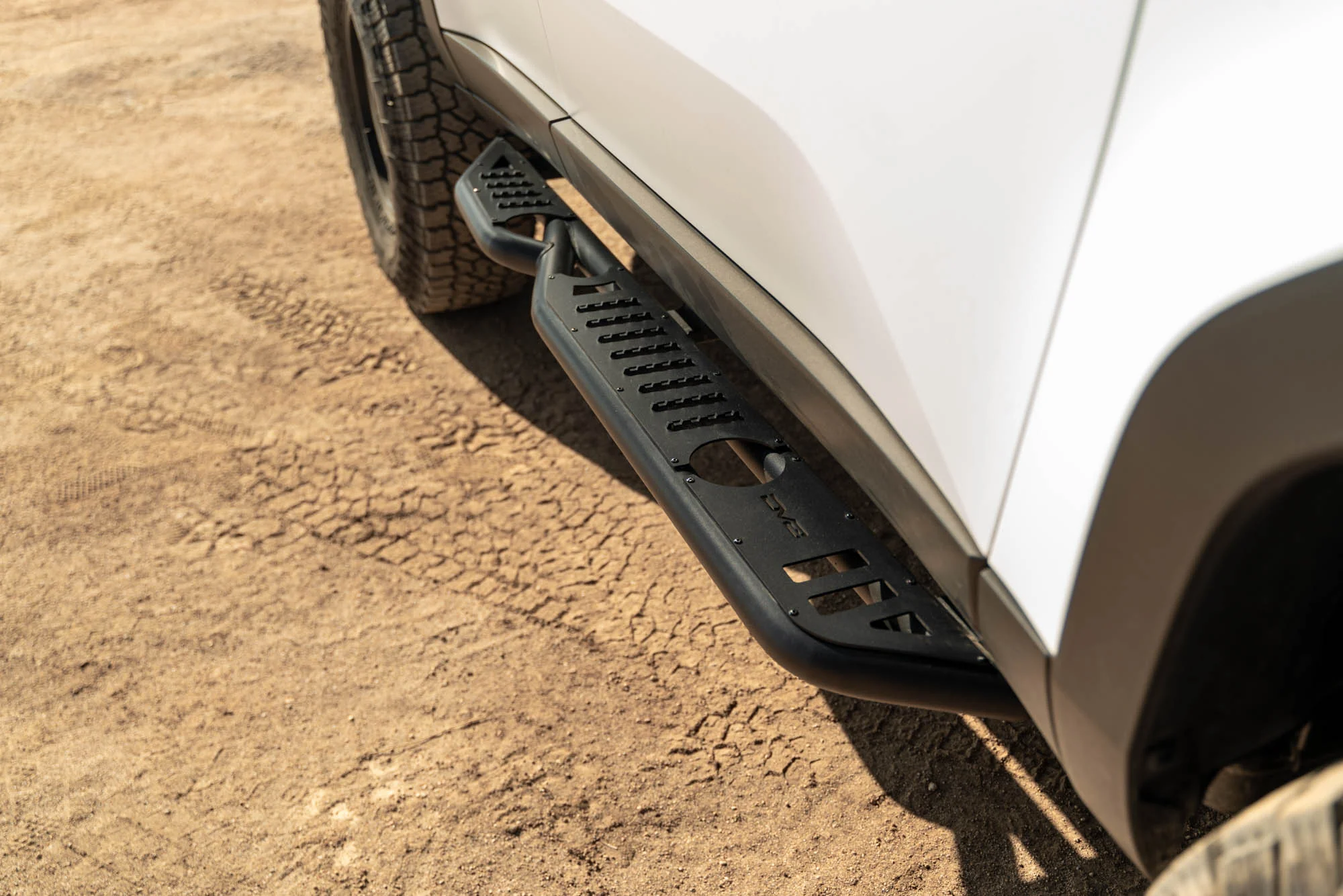 2024+ Toyota Land Cruiser OE Plus Side Steps - Image 3