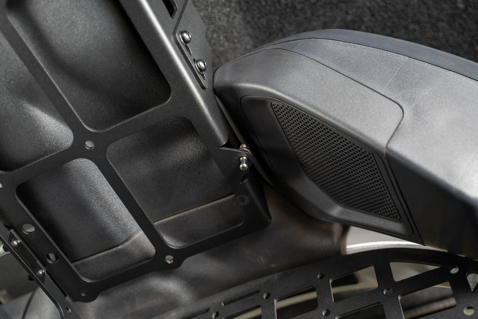 2021-2024 Ford Bronco | Dog Barrier - Image 19