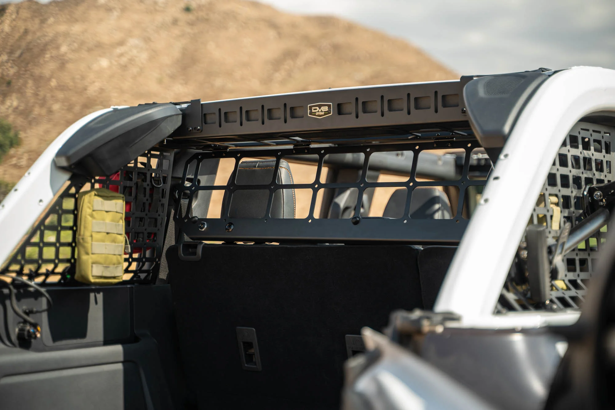 2021-2024 Ford Bronco | Dog Barrier - Image 7