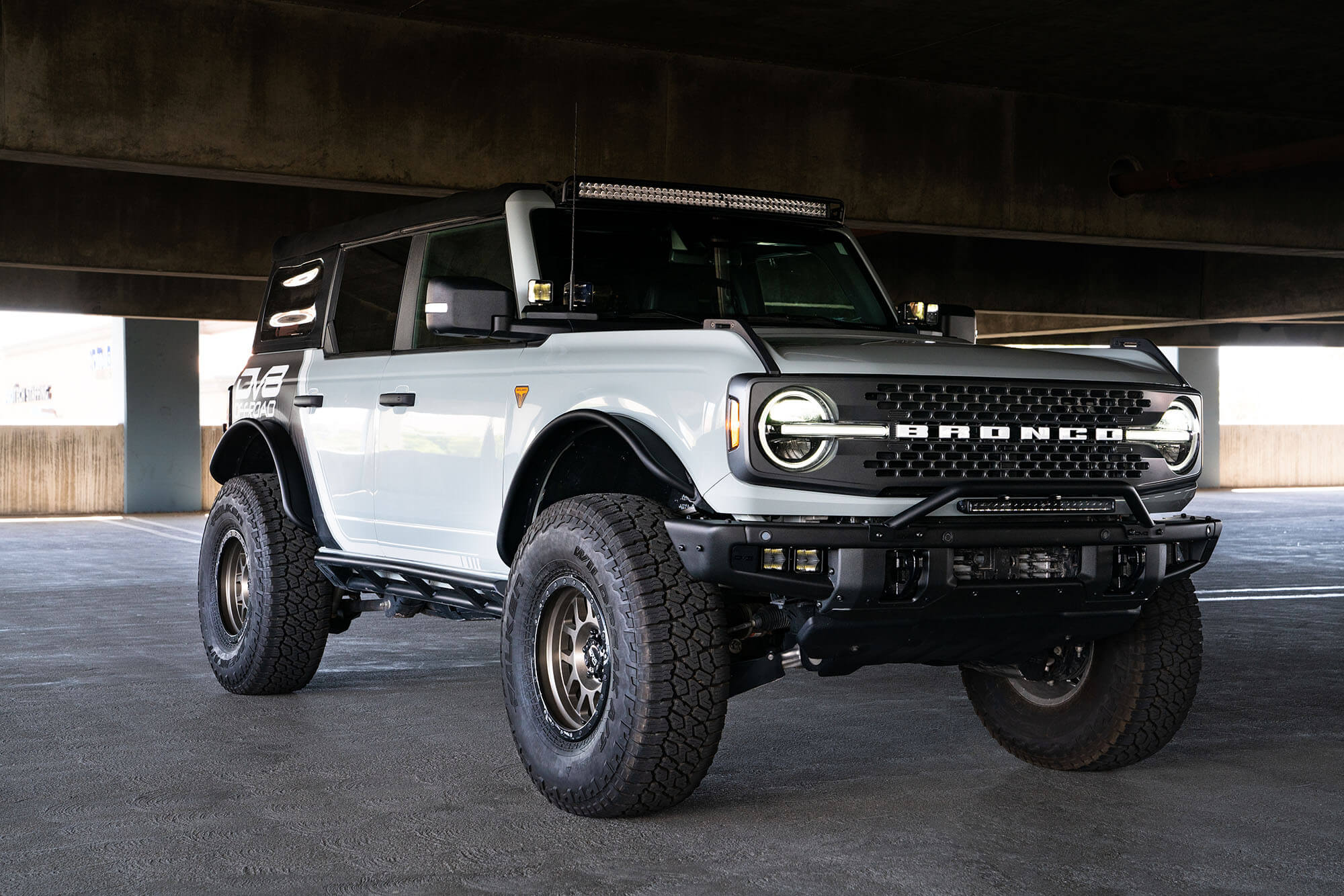 2021-2026 Ford Bronco | 40-Inch Curved Light Bar Mount - Image 4