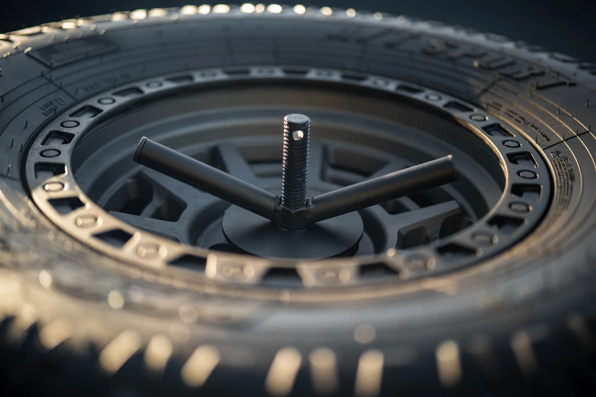 2020-2025 Jeep Gladiator JT Adjustable In-Bed Spare Tire Carrier - Image 10