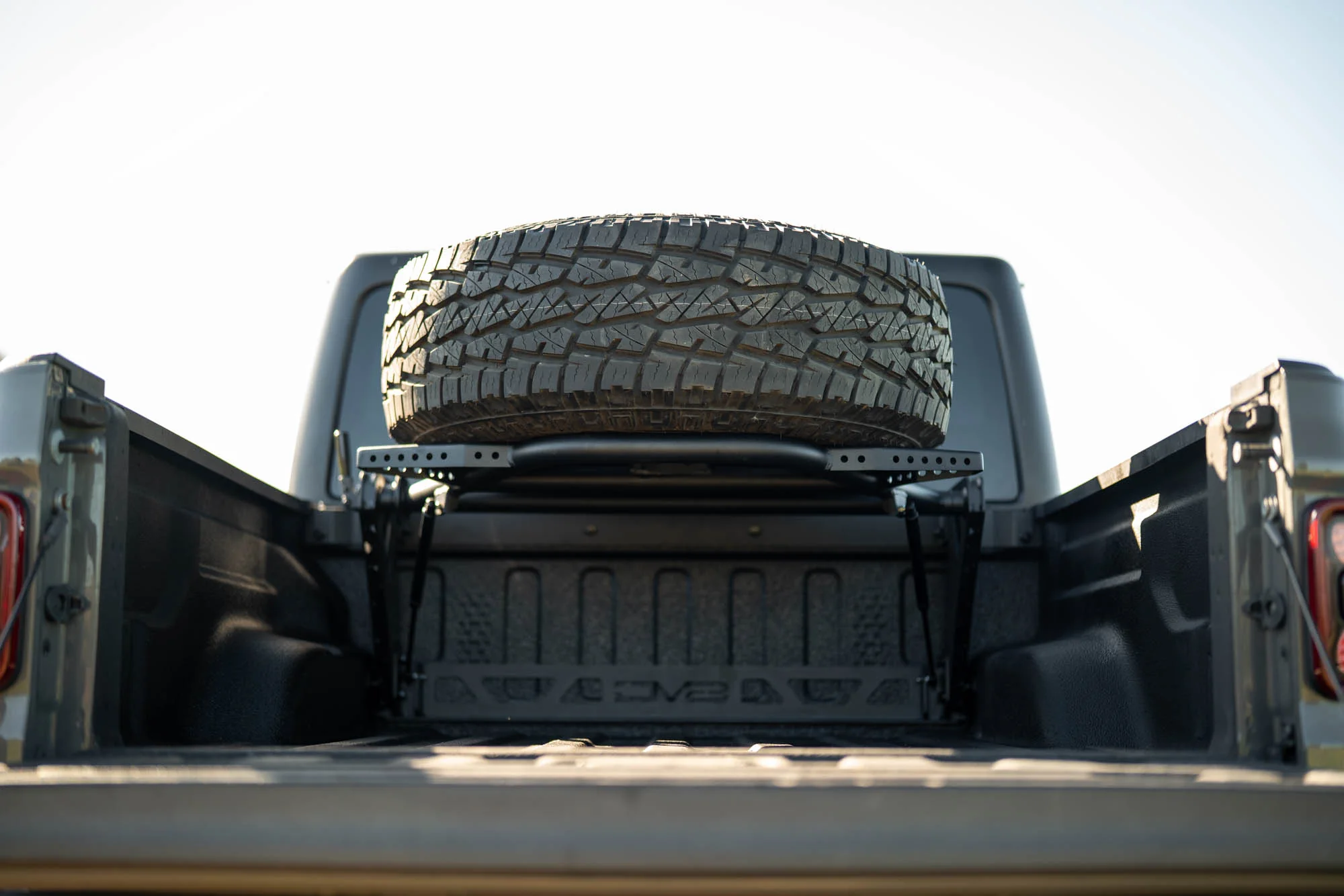 2020-2025 Jeep Gladiator JT Adjustable In-Bed Spare Tire Carrier - Image 14