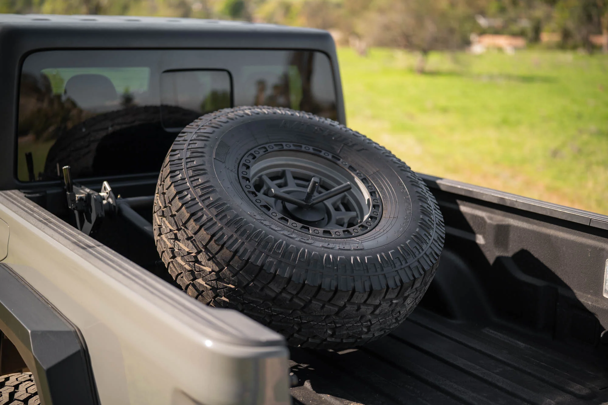 2020-2025 Jeep Gladiator JT Adjustable In-Bed Spare Tire Carrier - Image 2