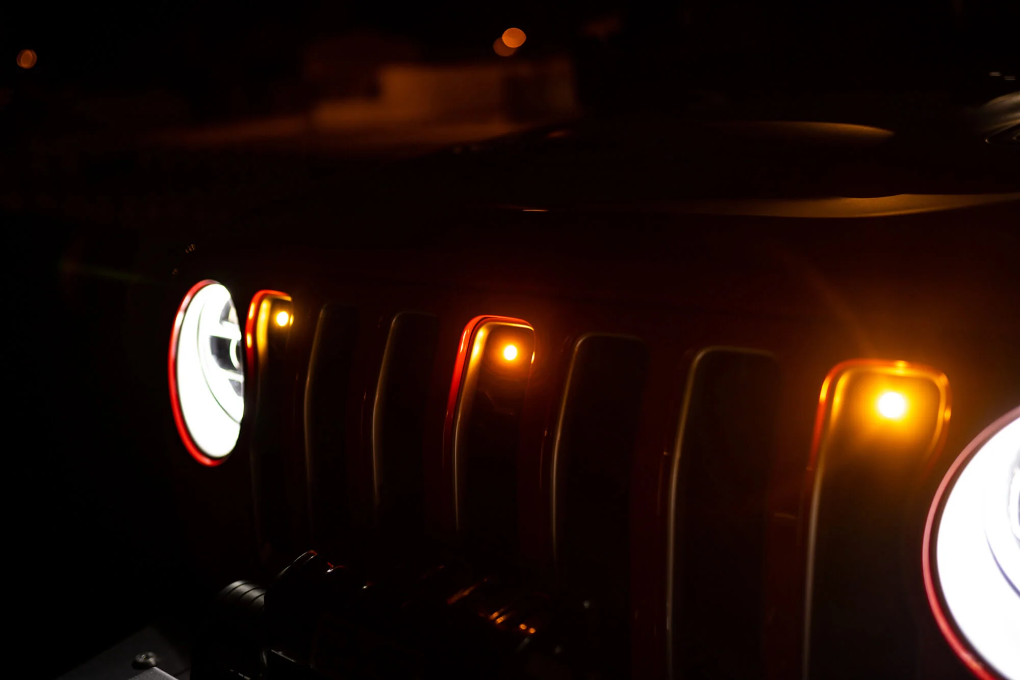 2018-2023 Jeep Wrangler JL Amber Grille Lights - Image 8