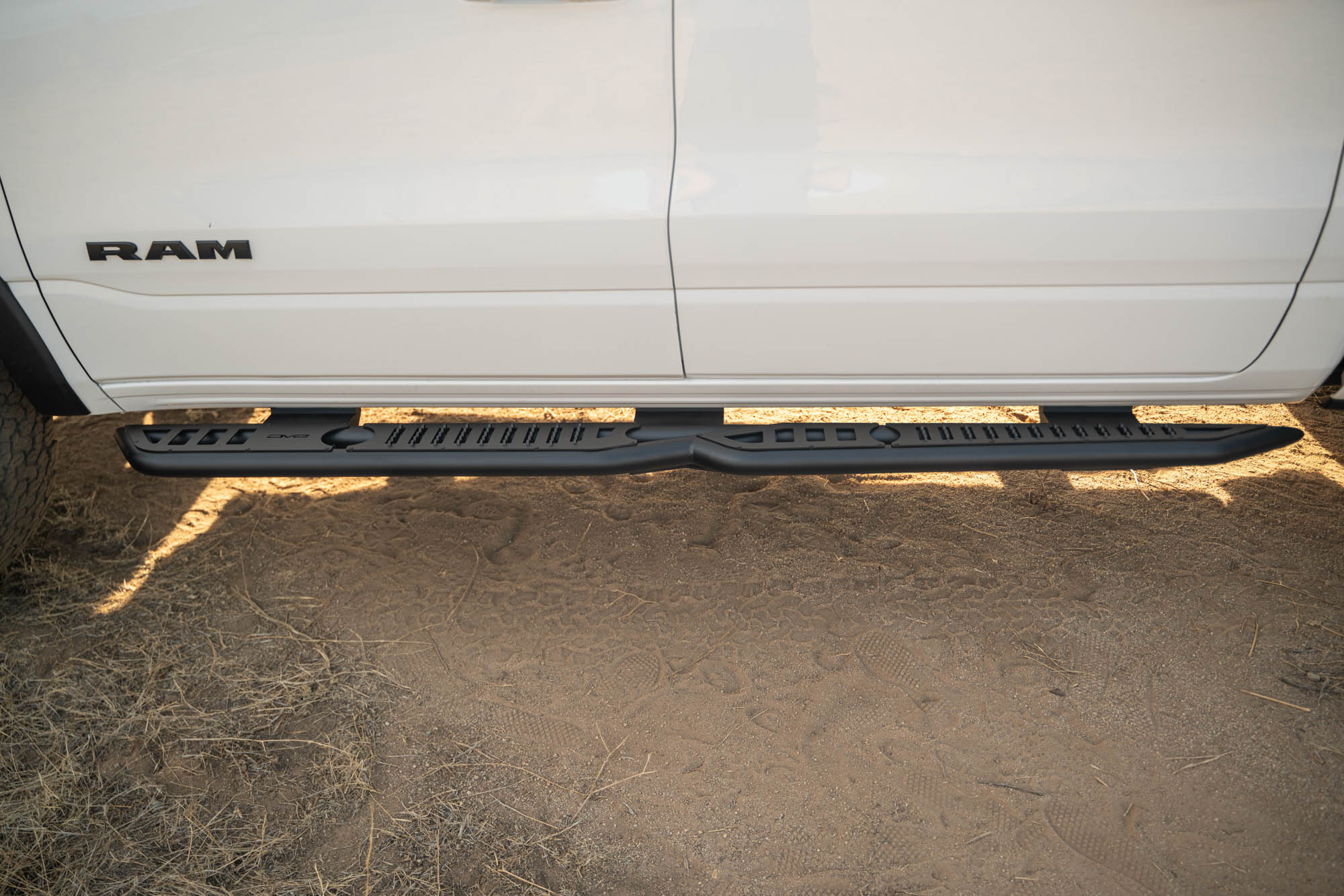 2019-2024 RAM 1500 Crew Cab OE Plus Side Steps - Image 4