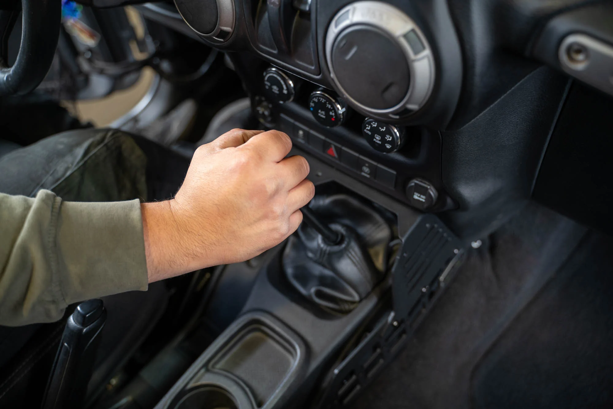 2007-2018 Jeep Wrangler JK | Center Console Molle Panels & Device Bridge - Image 12